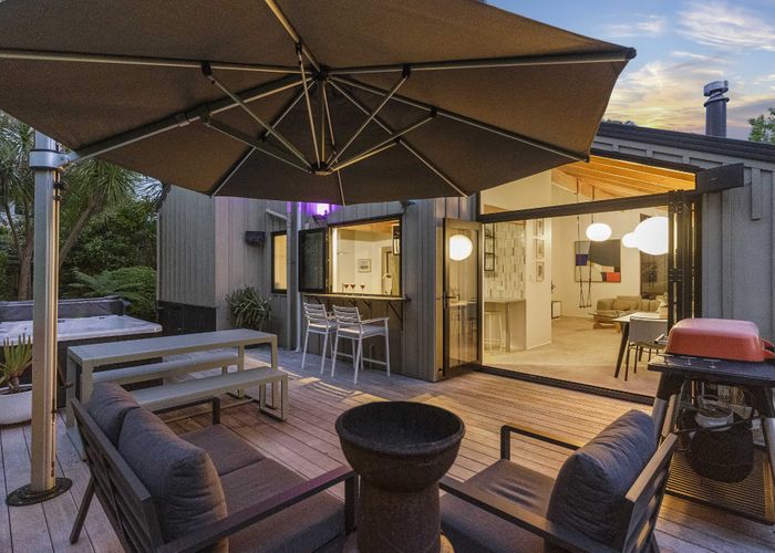  at 33 Park Hill Road, Birkenhead, Auckland
