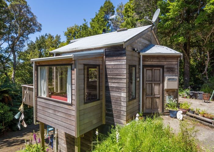  at 92 Avro Road, Blue Mountains, Upper Hutt