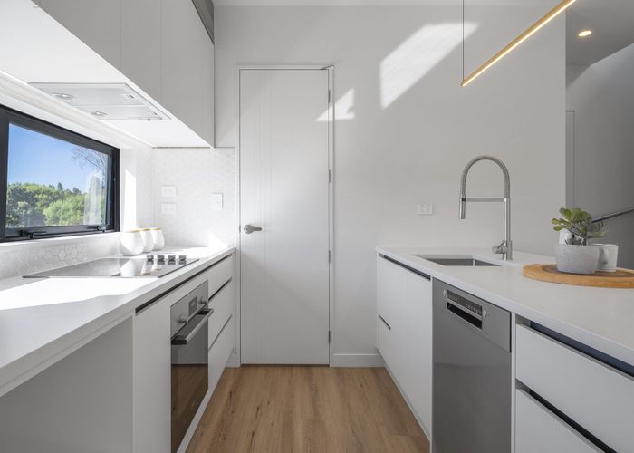  at 33E St Peters Street, Northcote, North Shore City, Auckland