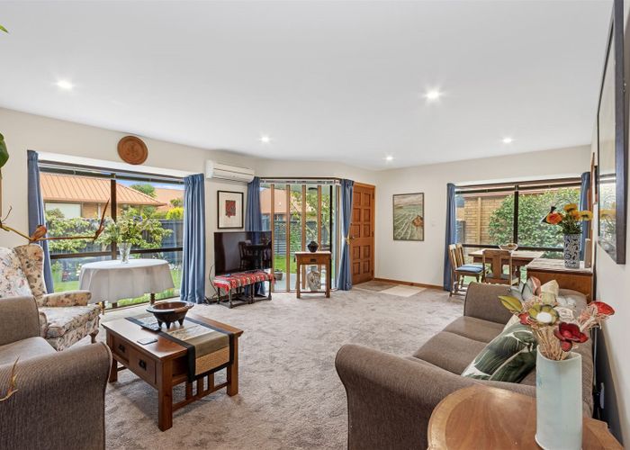  at 2/37 Kilmarnock Street, Riccarton, Christchurch