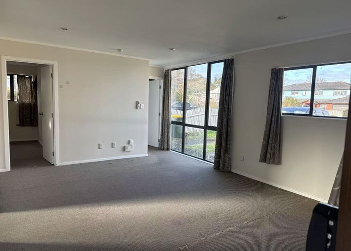  at 2b Cranberry Pl, Bucklands Beach, Manukau City, Auckland