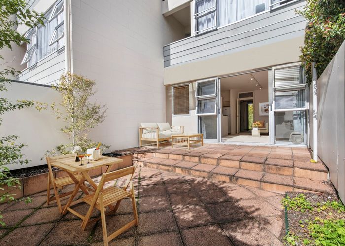  at 2/116 Wellington Street, Freemans Bay, Auckland