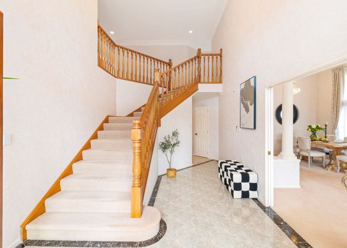  at 18 Sandalwood Place, Somerville, Manukau