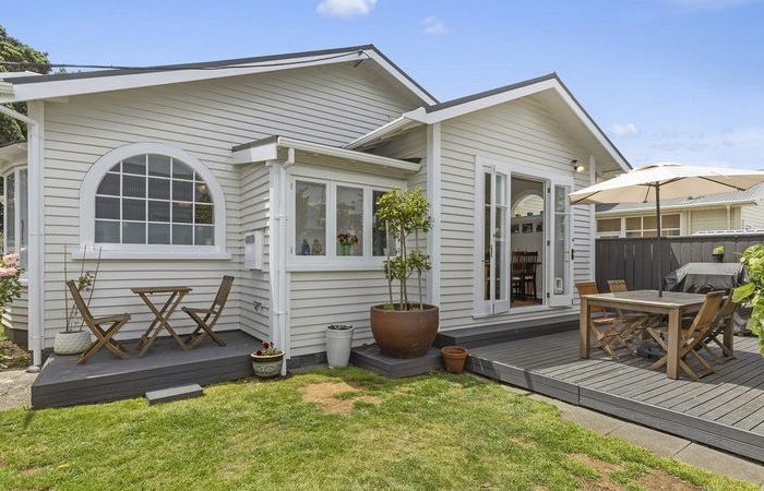  at 72 Park Road, Miramar, Wellington