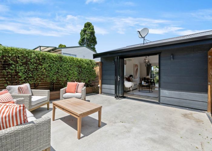  at 1/42 GLEN VISTA PL, Bayview, North Shore City