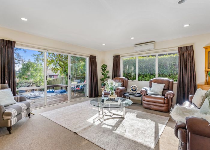  at 41 Headcorn Place, Botany Downs, Auckland