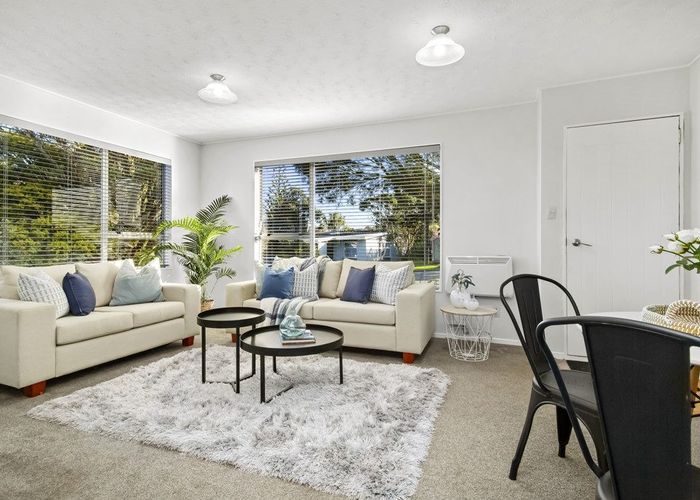  at 2/200 Dowse Drive, Maungaraki, Lower Hutt, Wellington