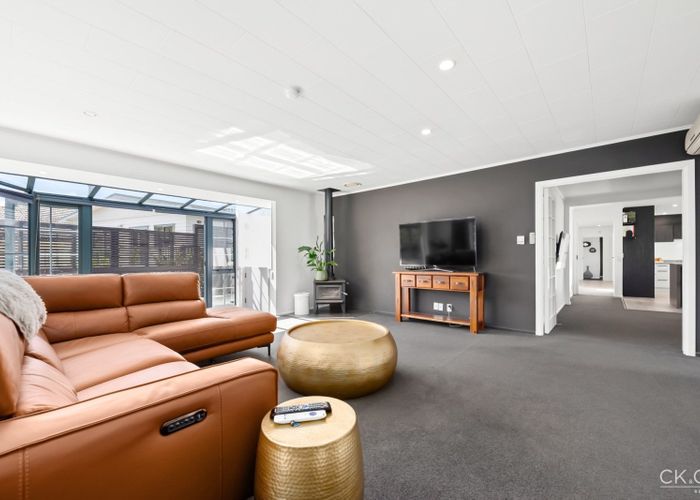  at 10 Dowling Grove, Silverstream, Upper Hutt