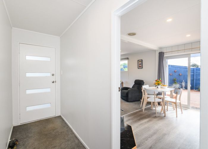  at 2 Grant Place, Awapuni, Palmerston North