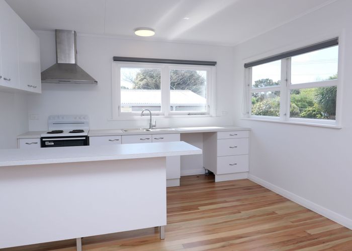  at 2 Lorien Ct, Raumati Beach, Kapiti Coast, Wellington