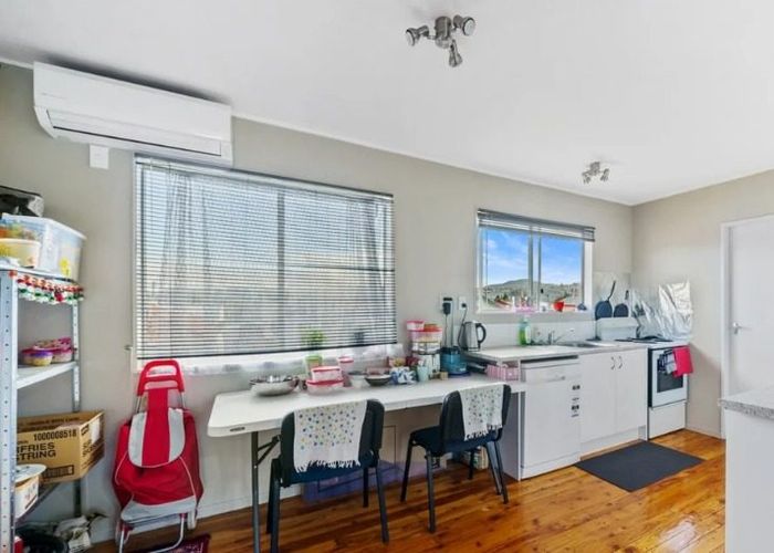  at 8/121 Bell RD, GRACEFIELD, LOWER HUTT