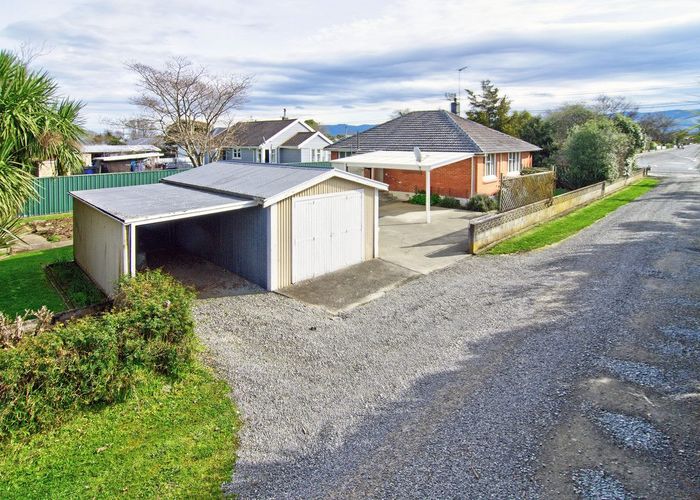  at 248 High Street North, Carterton