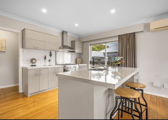  at 1/206 Onewa Road, Birkenhead, North Shore City, Auckland