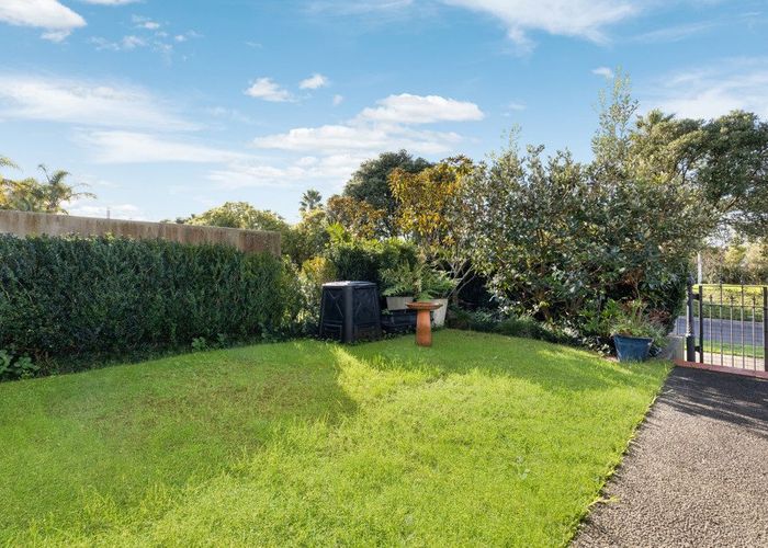  at 8 Leneford Drive, East Tamaki, Manukau City, Auckland