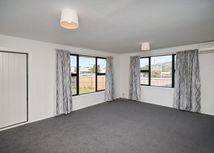  at 1/142 Main Road, Redcliffs, Christchurch