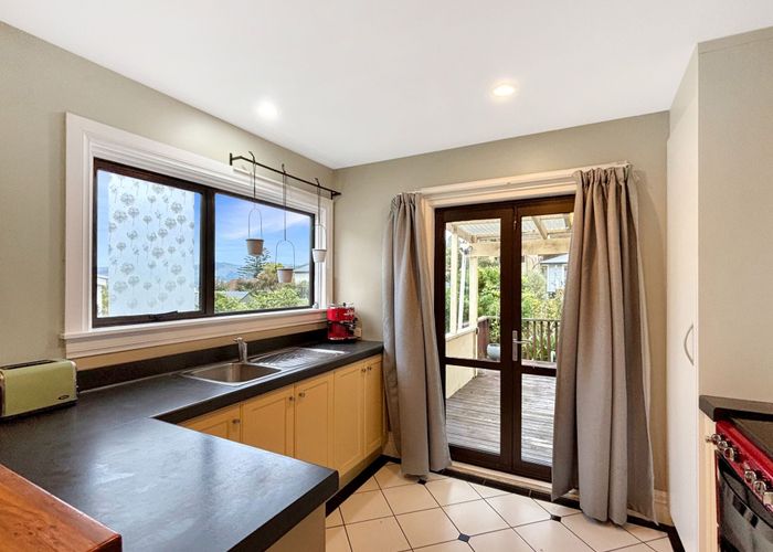  at 51 Oxford Street, Lyttelton, Lyttelton