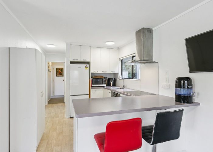  at 9 Hazlewood Avenue, Karori, Wellington