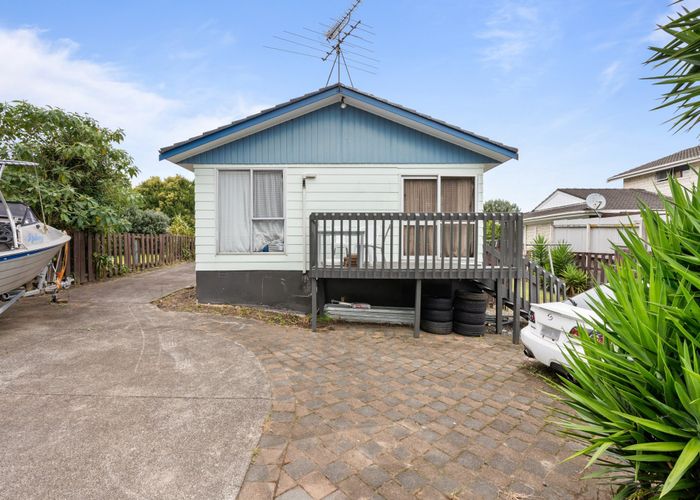  at 26 Hyperion Drive, Randwick Park, Auckland
