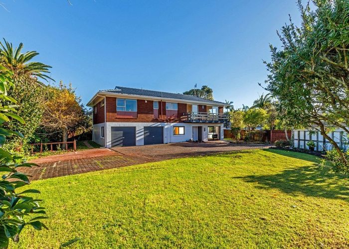  at 13 Tarahanga Street, Northcote, Auckland