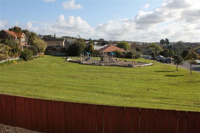  at 2/14 Ponderosa Drive, Browns Bay, North Shore City, Auckland