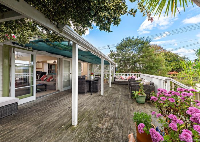  at 8 Alma Street, Te Atatu South, Auckland