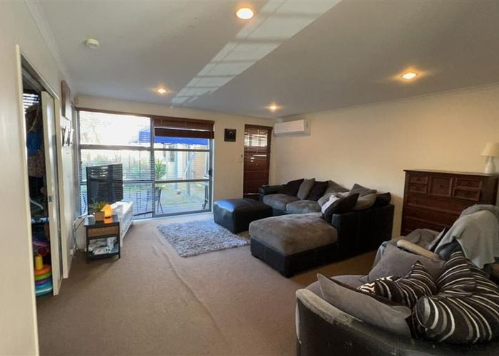  at 6 Reins Rd, Takanini, Papakura, Auckland