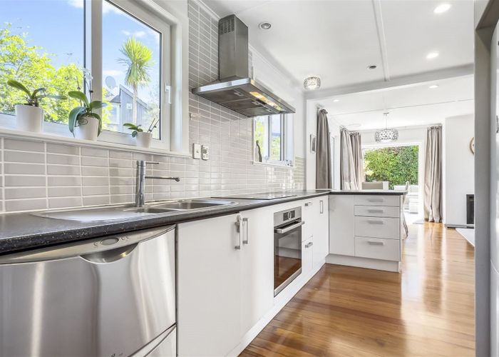  at 275 Lake Road, Belmont, Auckland