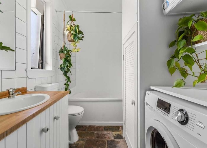 at 2/5 Sarawia Street, Newmarket, Auckland
