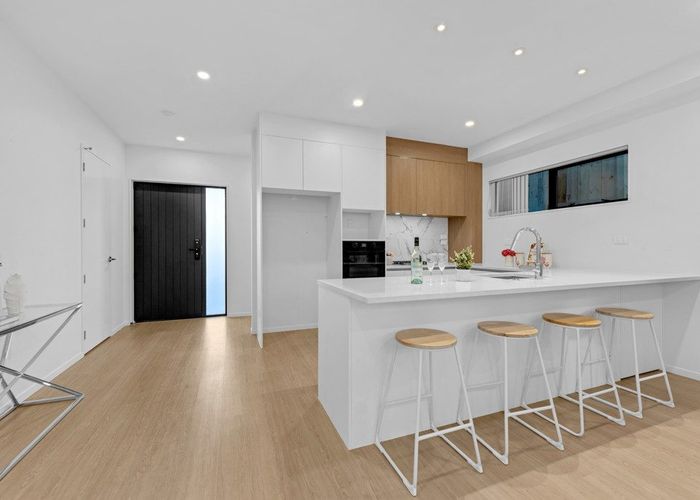  at 295B Sunset Road, Sunnynook, North Shore City, Auckland