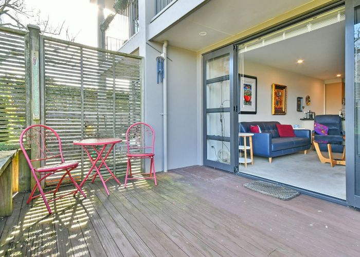  at 2/8 Landscape Road, Papatoetoe, Auckland