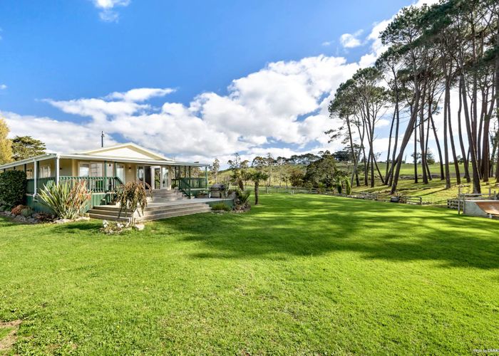  at 220 Waitakere Road, Henderson