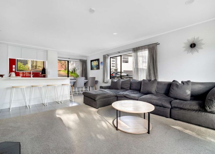  at 2/58 James Street, Bayview, North Shore City, Auckland