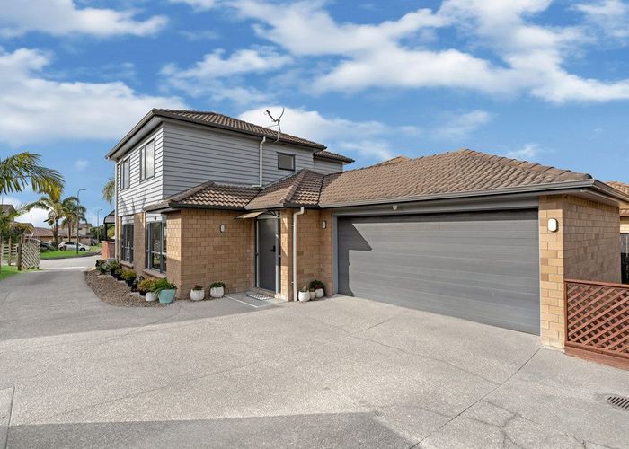  at 9 Riverglade Parkway, Te Atatu South, Waitakere City, Auckland