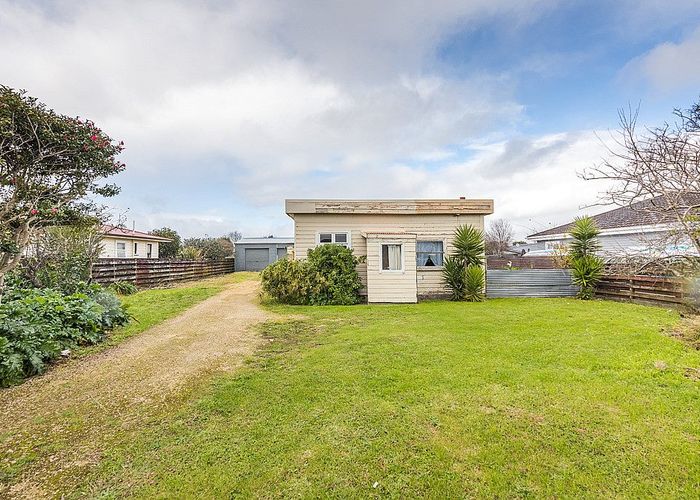  at 444 Tremaine Avenue, Takaro, Palmerston North