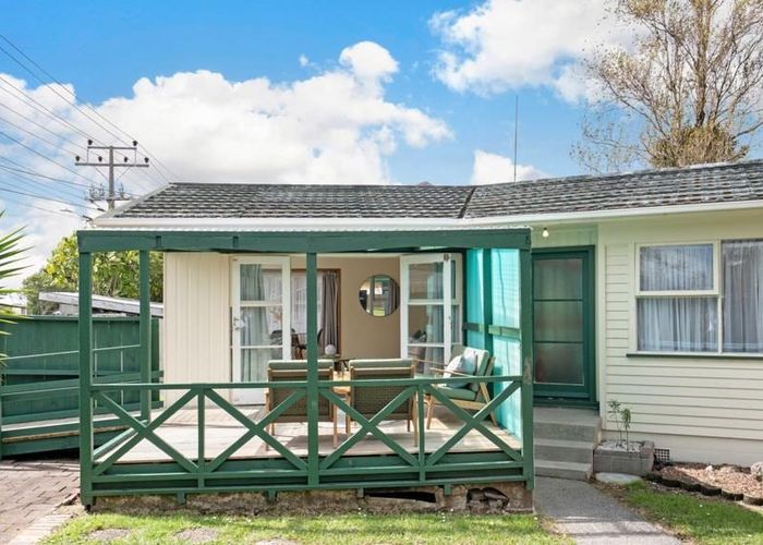  at 25 Riverpark Crescent, Henderson, Auckland
