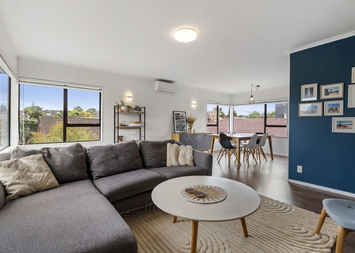  at 1 Lexington Drive, Botany Downs, Auckland