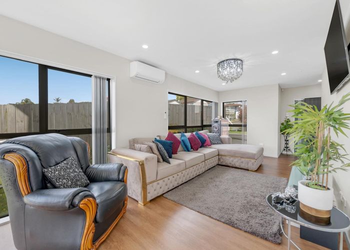 at 11A Kimdale Place, Totara Heights, Manukau City, Auckland