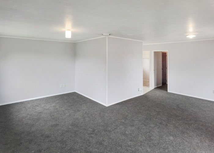  at 5 Flaunty Place, West Harbour, Waitakere City, Auckland