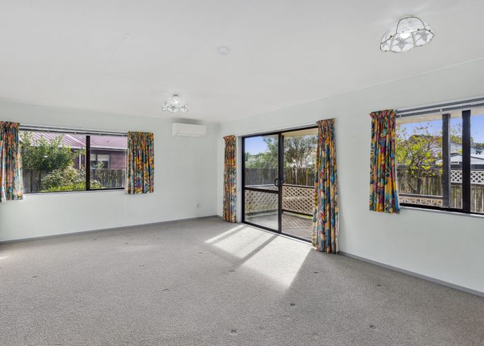  at 99 Queens Road, Waikanae Beach, Waikanae