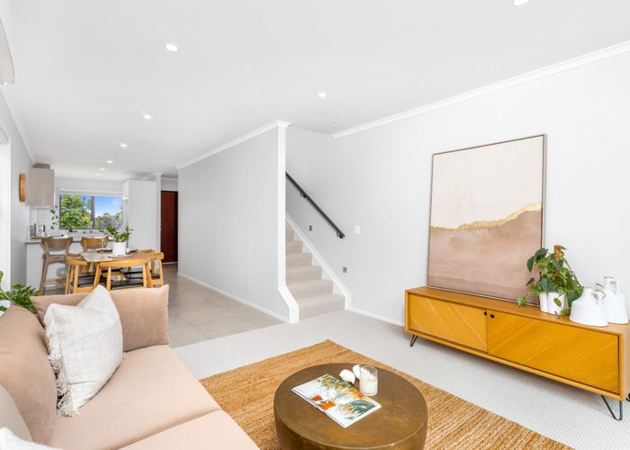  at 25 William Wallbank Crescent, Swanson, Auckland