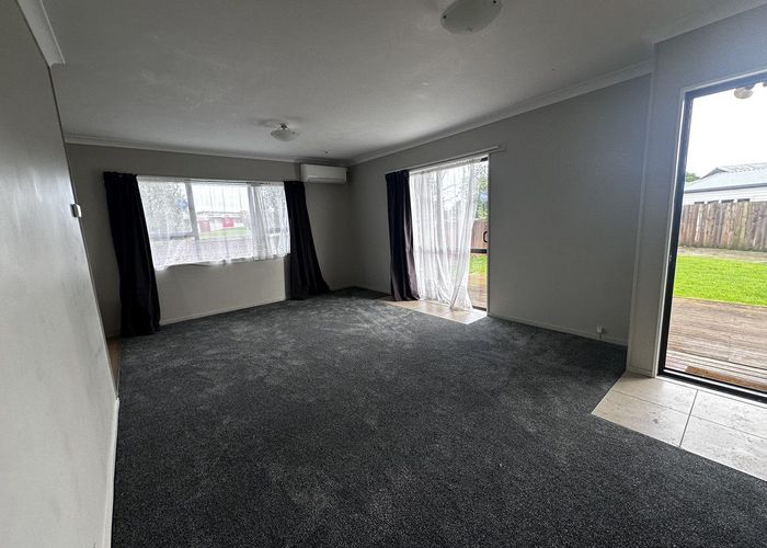  at 2/6 Kennington Drive, Clendon Park, Manukau City, Auckland