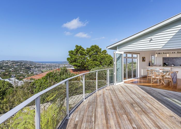  at 178 Nevay Road, Karaka Bays, Wellington