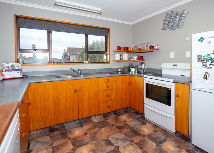  at 2 MANSE ST, Timaru