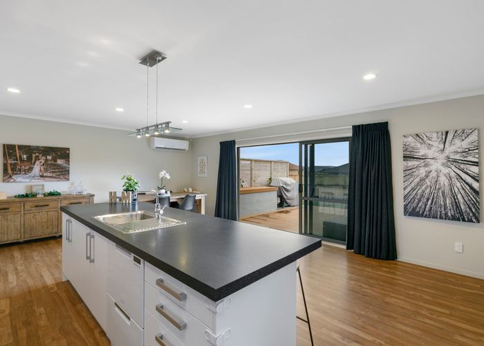  at 2 Diamond Grove, Brown Owl, Upper Hutt