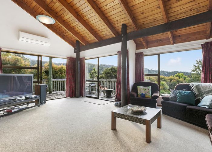  at 807 West Coast Road, Oratia, Auckland