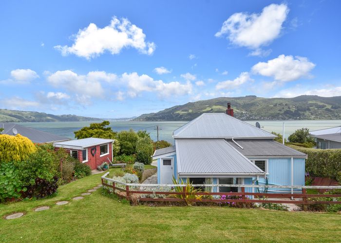  at 4 Hinkley Terrace, Company Bay, Dunedin