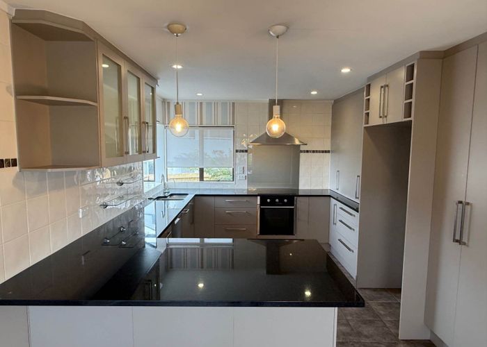  at 10 Westergrove Place, West Harbour, Waitakere City, Auckland