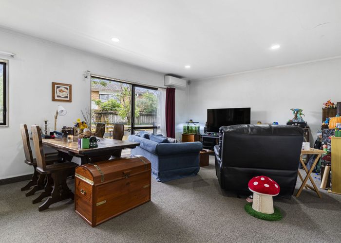  at 3/30 Trojan Crescent, New Lynn, Waitakere City, Auckland