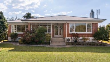  at 8 Hillcrest Road, Otumoetai, Tauranga