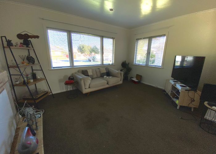  at 8 Lancing Road, Sandringham, Auckland